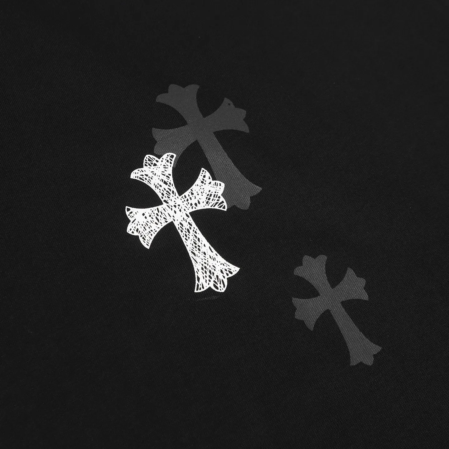 🅿️170 Chrome Hearts/Chrome Hearts 25ss cross printed short-sleeved T-shirt. Fabric 280g double yarn, 1*1 double yarn thread, soft and comfortable to the touch, no deformation, os dropped shoulders and loose version, same style for men and women. The loose version covers the flesh and looks slim but not attractive. Color: black/white Size: XS-L